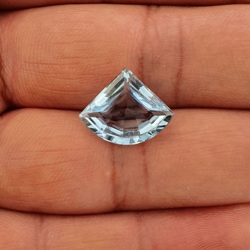 Topazio Azzurro Blu Svizzero Taglio Triangolo Fantasia Sfacettata Fatto a Mano 16X13X6mm 7,50 Carati 1pz