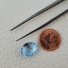 Briolette di Topazio Azzurro Blu Svizzero, Taglio Ovale Piatto, Sfaccettata a Mano, 10x12 mm