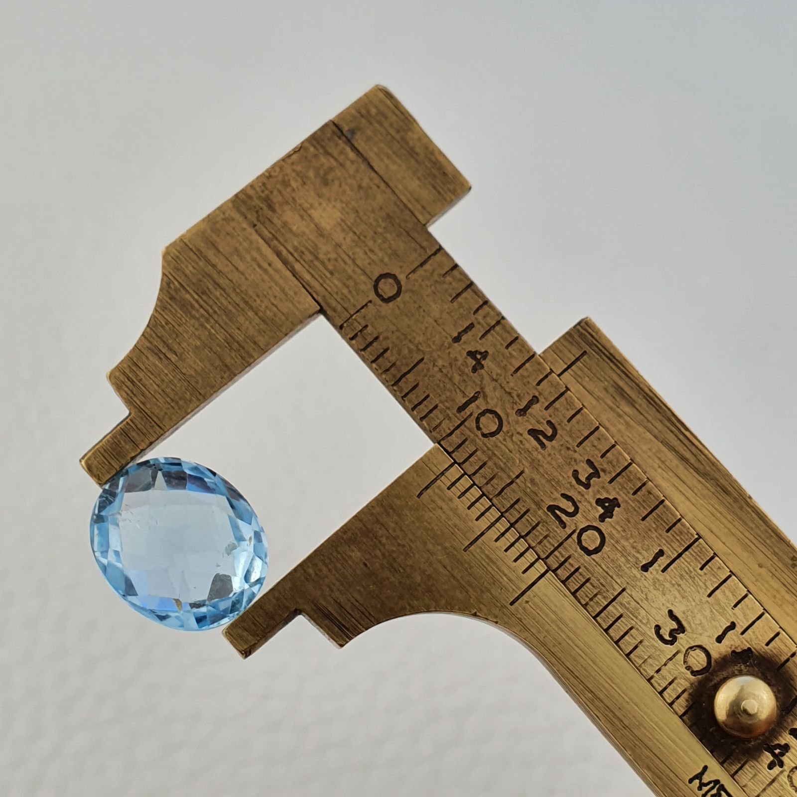 Topazio Azzurro Blu Svizzero Taglio Ovale Piatto Briollette Sfacettata Fatto a Mano 10x12mm 1pz