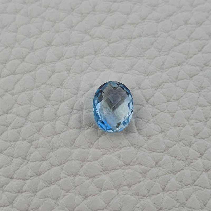 Briolette di Topazio Azzurro Blu Svizzero, Taglio Ovale Piatto, Sfaccettata a Mano, 8x10 mm, 3,60 ct