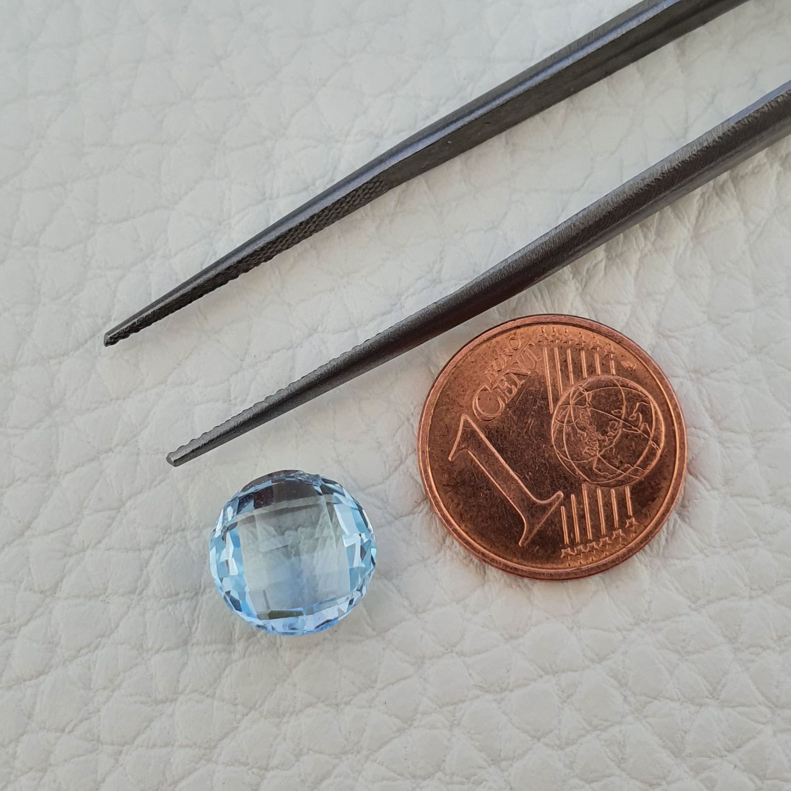 Topazio Azzurro Blu Svizzero Taglio Tondo Piatto Briollette Sfacettata Fatto a Mano 10mm 1pz