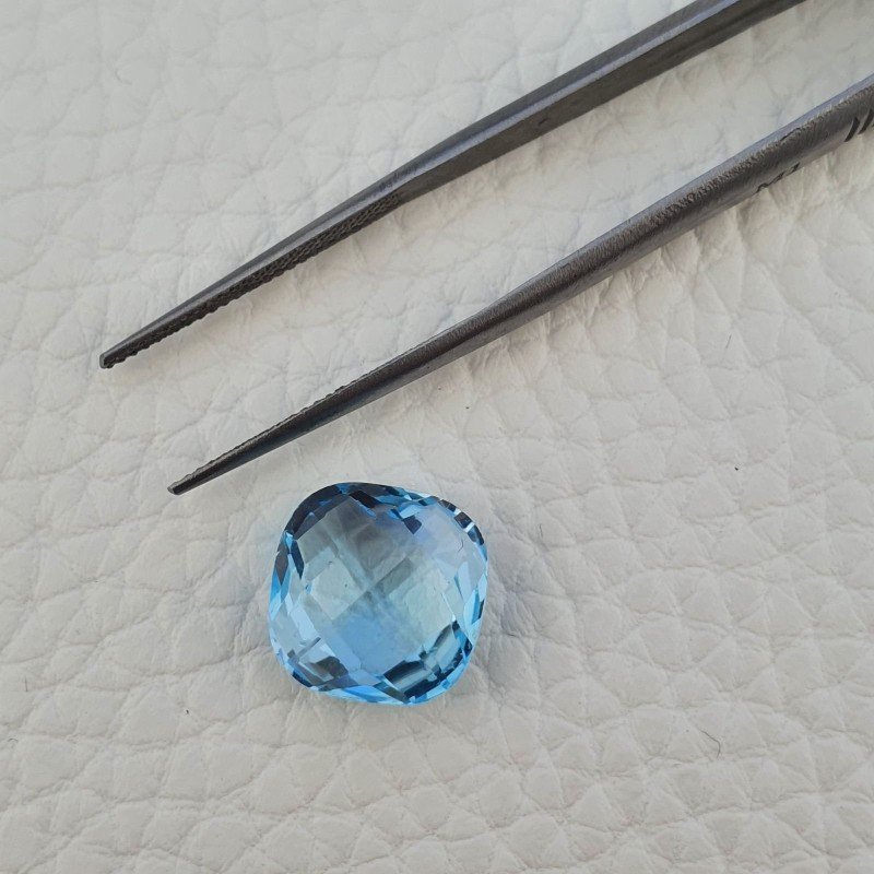 Topazio Azzurro Blu Svizzero Taglio Cuscino Piatto Briollette Sfacettata Fatto a Mano 14X14X7mm 11,95 Carati 1pz