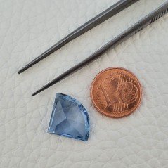Topazio Azzurro Blu Svizzero Taglio Triangolo Fantasia Sfacettata Fatto a Mano 17X13X7mm 9,65 Carati 1pz