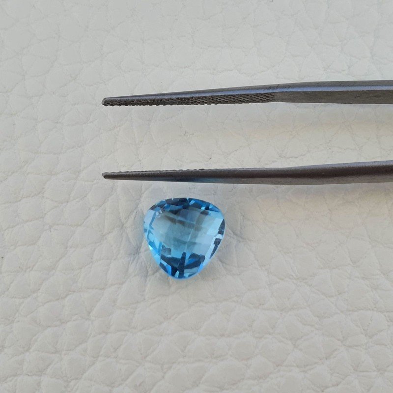 Topazio Azzurro Blu Svizzero Taglio Trillione Piatto Briollette Sfacettata Fatto a Mano 9X9X5mm 3,95 Carati 1pz