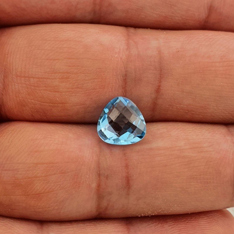 Topazio Azzurro Blu Svizzero Taglio Trillione Piatto Briollette Sfacettata Fatto a Mano 9X9X5mm 3,95 Carati 1pz