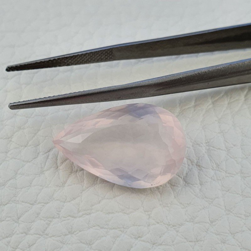 Quarzo Rosa Naturale Taglio Goccia Sfaccettato a Mano Gemma Sciolta 22X14X8mm 14,25 Carati 1pz