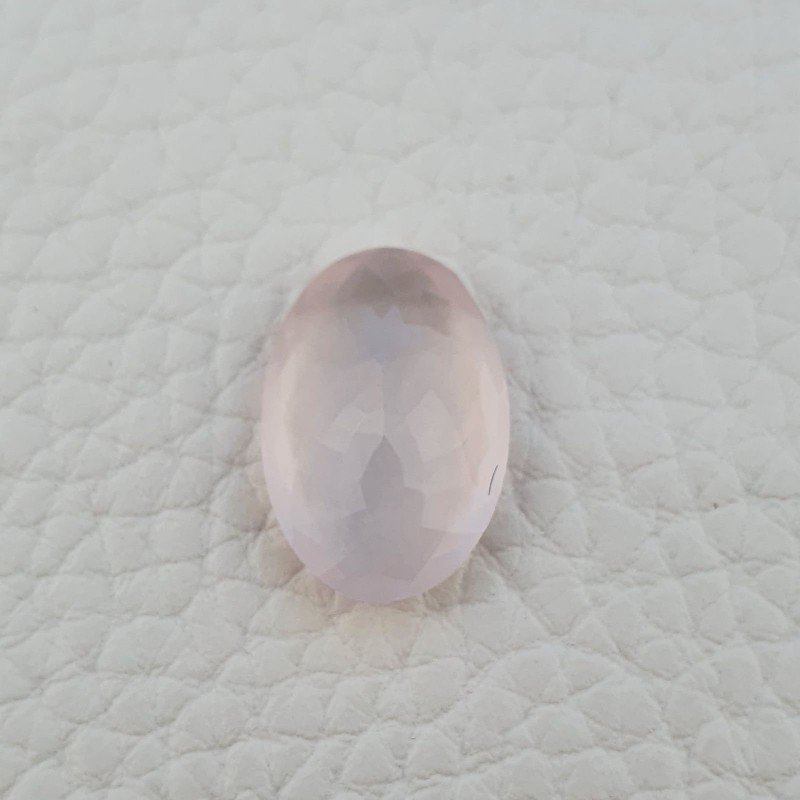 Gemma Sciolta di Quarzo Rosa Naturale, Taglio Ovale Sfaccettato a Mano, 18x13x7 mm, 10,35 ct