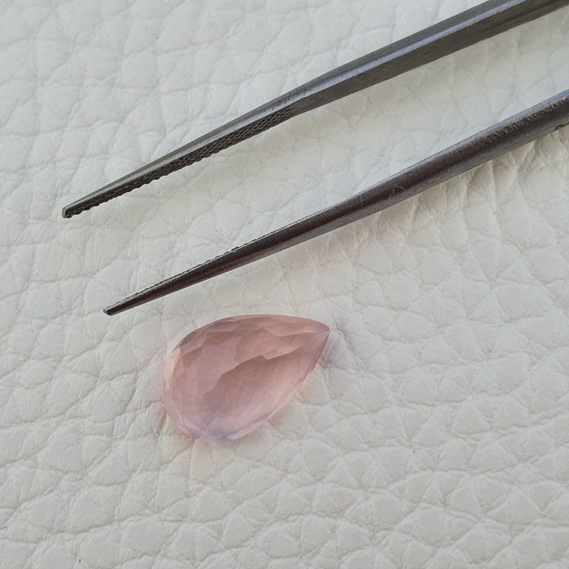 Quarzo Rosa Naturale Taglio Goccia Sfaccettato a Mano Gemma Sciolta 14X9X7mm 4,85 Carati 1pz