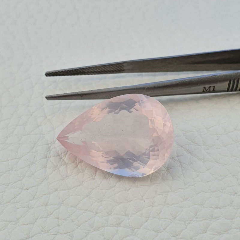 Quarzo Rosa Naturale Taglio Goccia Sfaccettato a Mano Gemma Sciolta 26X18X10mm 25,80 Carati 1pz