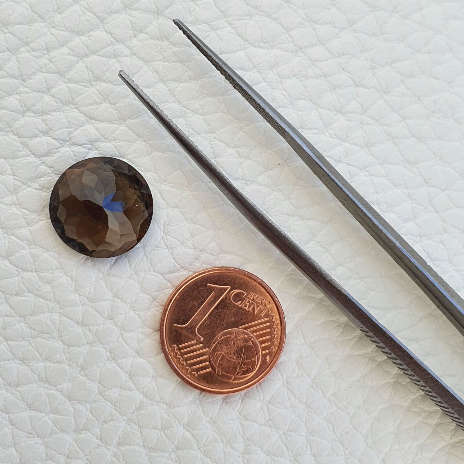 Quarzo Fumè Naturale Taglio Tondo Sfaccettata a Mano Gemma Sciolta 13X13X6mm 5,85 Carati 1pz