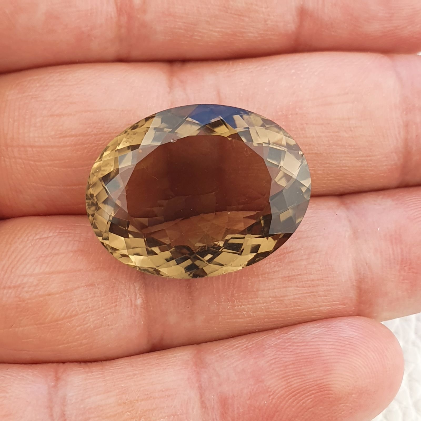Quarzo Fumè Naturale Taglio Ovale Sfaccettata a Mano Gemma Sciolta 20X26X11mm 37,15 Carati 1pz