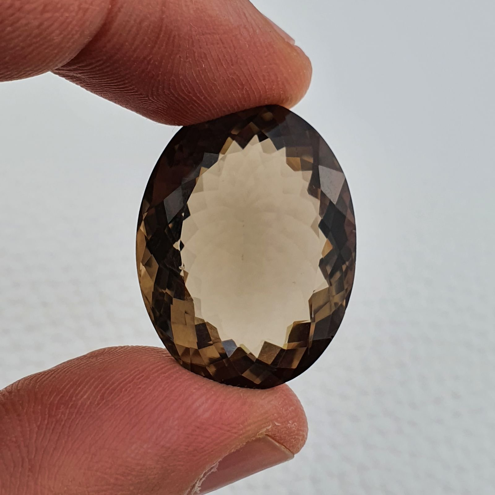 Quarzo Fumè Naturale Taglio Ovale Sfaccettata a Mano Gemma Sciolta 20X26X11mm 37,15 Carati 1pz