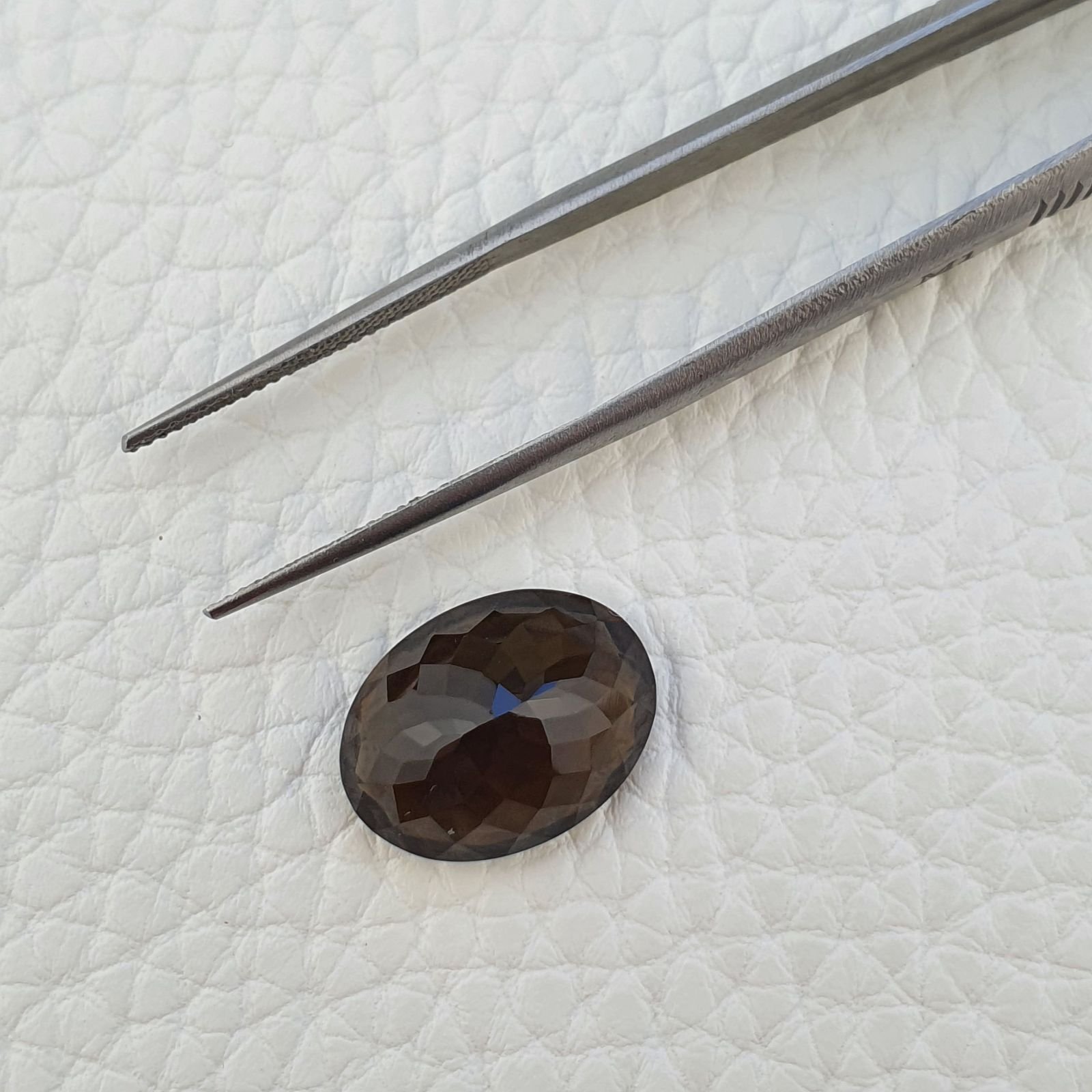 Quarzo Fumè Naturale Taglio Ovale Sfaccettata a Mano Gemma Sciolta 12X16X7mm 8,45 Carati 1pz