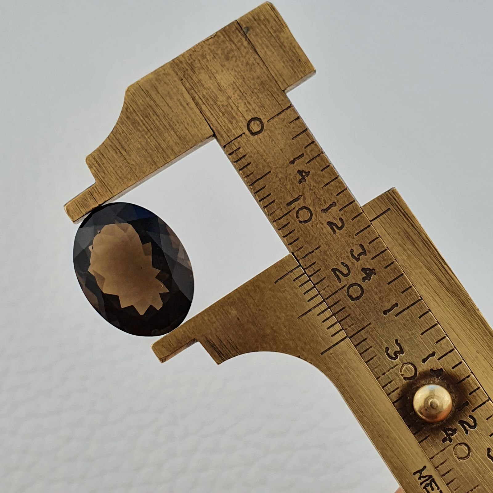 Quarzo Fumè Naturale Taglio Ovale Sfaccettata a Mano Gemma Sciolta 12X16X7mm 8,45 Carati 1pz