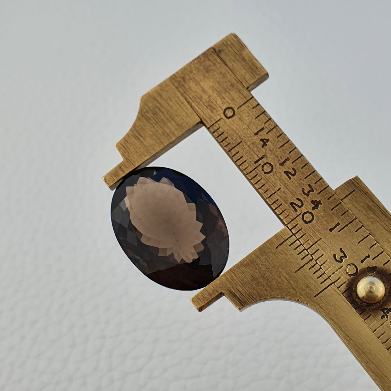 Quarzo Fumè Naturale Taglio Ovale Sfaccettata a Mano Gemma Sciolta 16X22X10mm 20,40 Carati 1pz