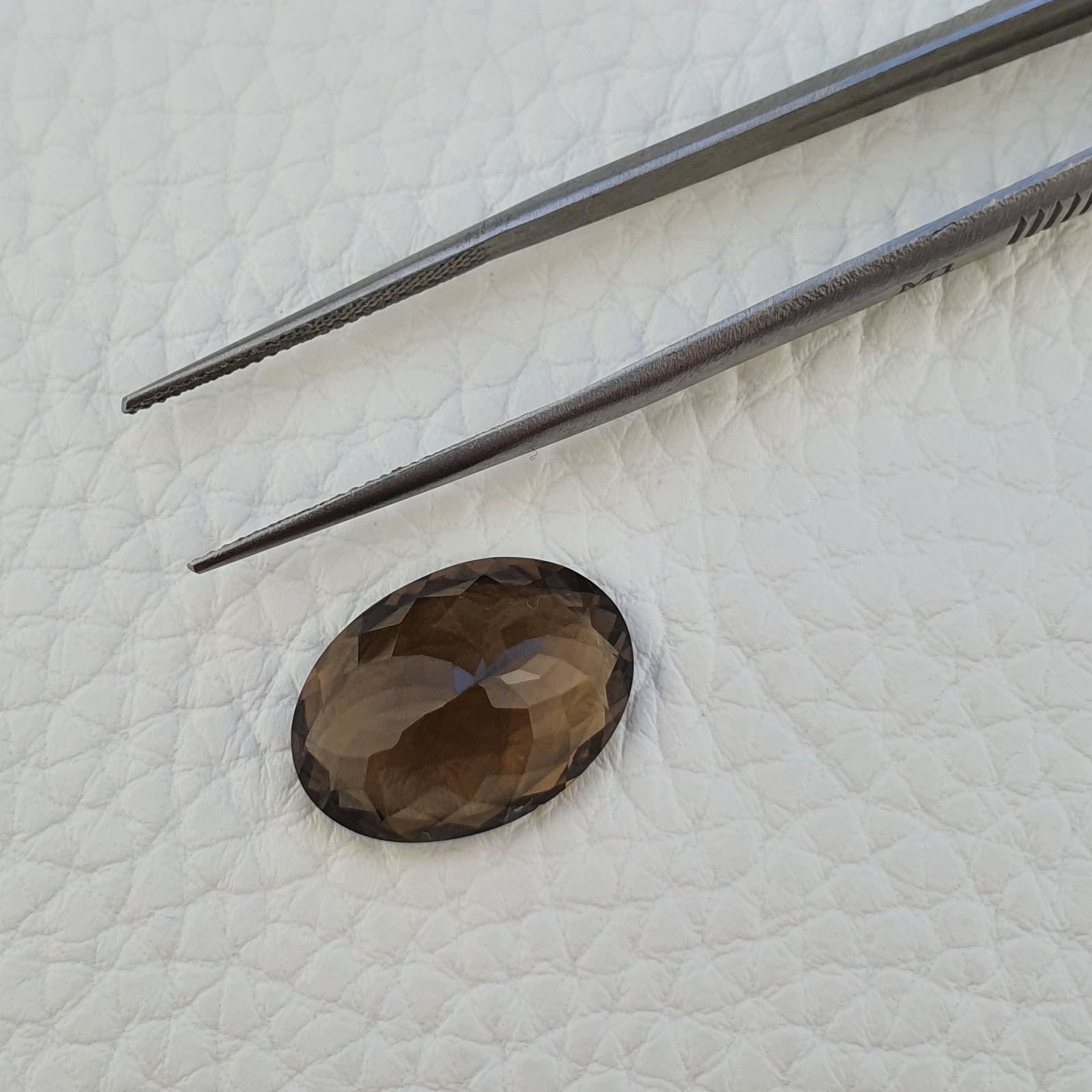 Quarzo Fumè Naturale Taglio Ovale Sfaccettata a Mano Gemma Sciolta 13X18X7-8mm 9,80 Carati 1pz