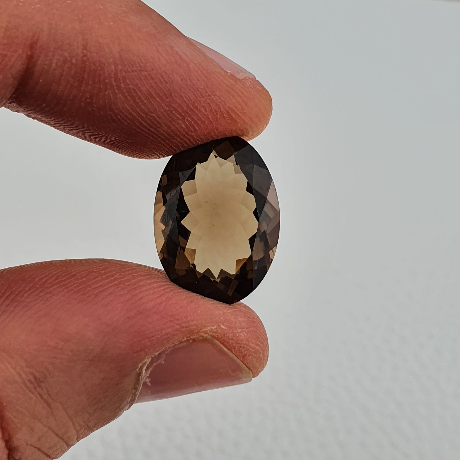 Quarzo Fumè Naturale Taglio Ovale Sfaccettata a Mano Gemma Sciolta 13X18X7-8mm 9,80 Carati 1pz