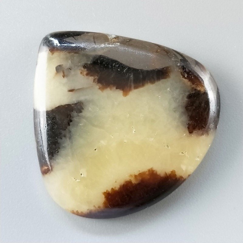 Settario Giallo Naturale Forma Cuore Piatto Cabochon Liscio Fatto a Mano 38X38X7mm 15,90gm 1pz
