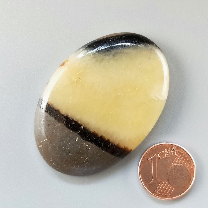 Cabochon di Settario Giallo Naturale Ovale, Piatto e Liscio, 46x32x7 mm, 17,90 g, Fatto a Mano