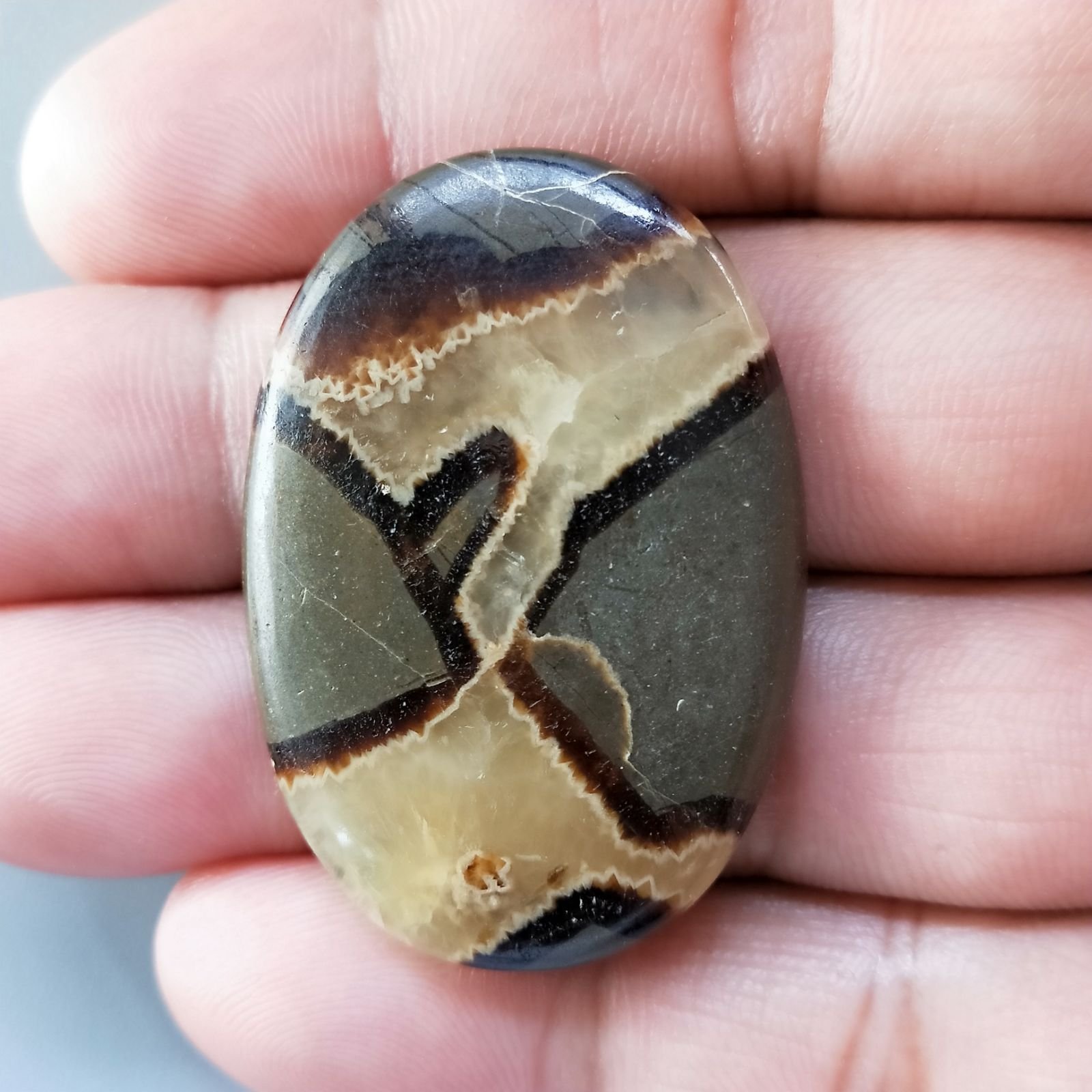 Settario Giallo Naturale Forma Ovale Piatto Cabochon Liscio Fatto a Mano 41X29X5mm 11,28gm 1pz