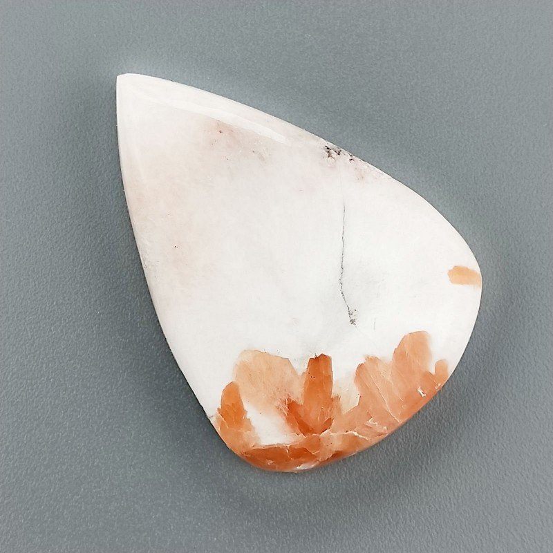 Scolecite Rosa Naturale Forma Goccia Piatto Cabochon Liscio Fatto a Mano 37X26mm 7,95gm 1pz