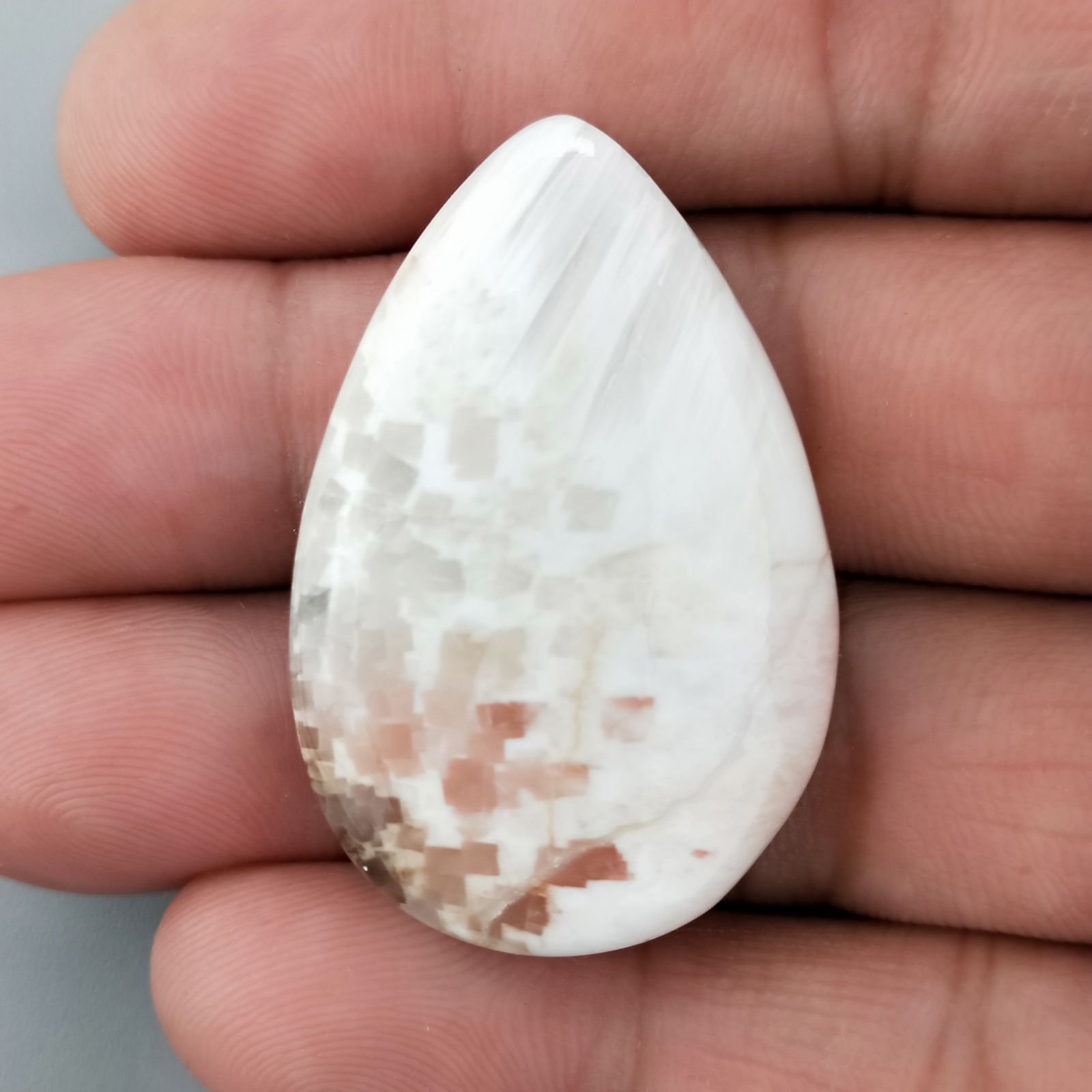 Scolecite Rosa Naturale Forma Goccia Piatto Cabochon Liscio Fatto a Mano 39X25X6mm 9,00gm 1pz