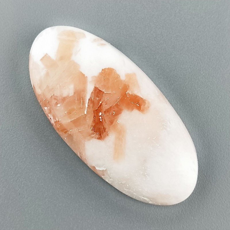 Scolecite Rosa Naturale Forma Ovale Piatto Cabochon Liscio Fatto a Mano 37X17X6mm 5,90gm 1pz