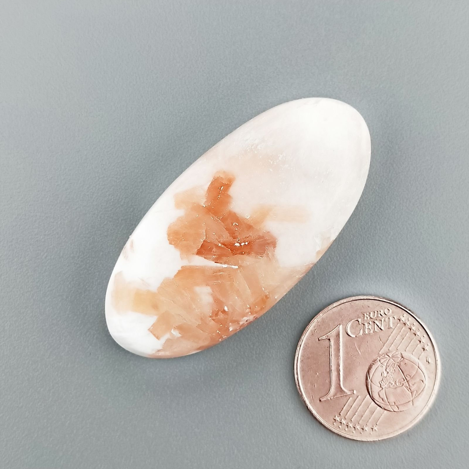 Scolecite Rosa Naturale Forma Ovale Piatto Cabochon Liscio Fatto a Mano 37X17X6mm 5,90gm 1pz