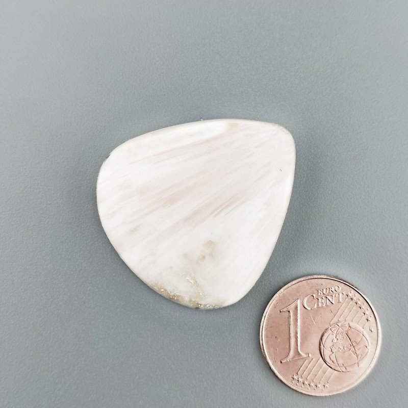 Cabochon di Scolecite Rosa Naturale Goccia, Piatto e Liscio, 28x26x5 mm, 4,30 g, Fatto a Mano