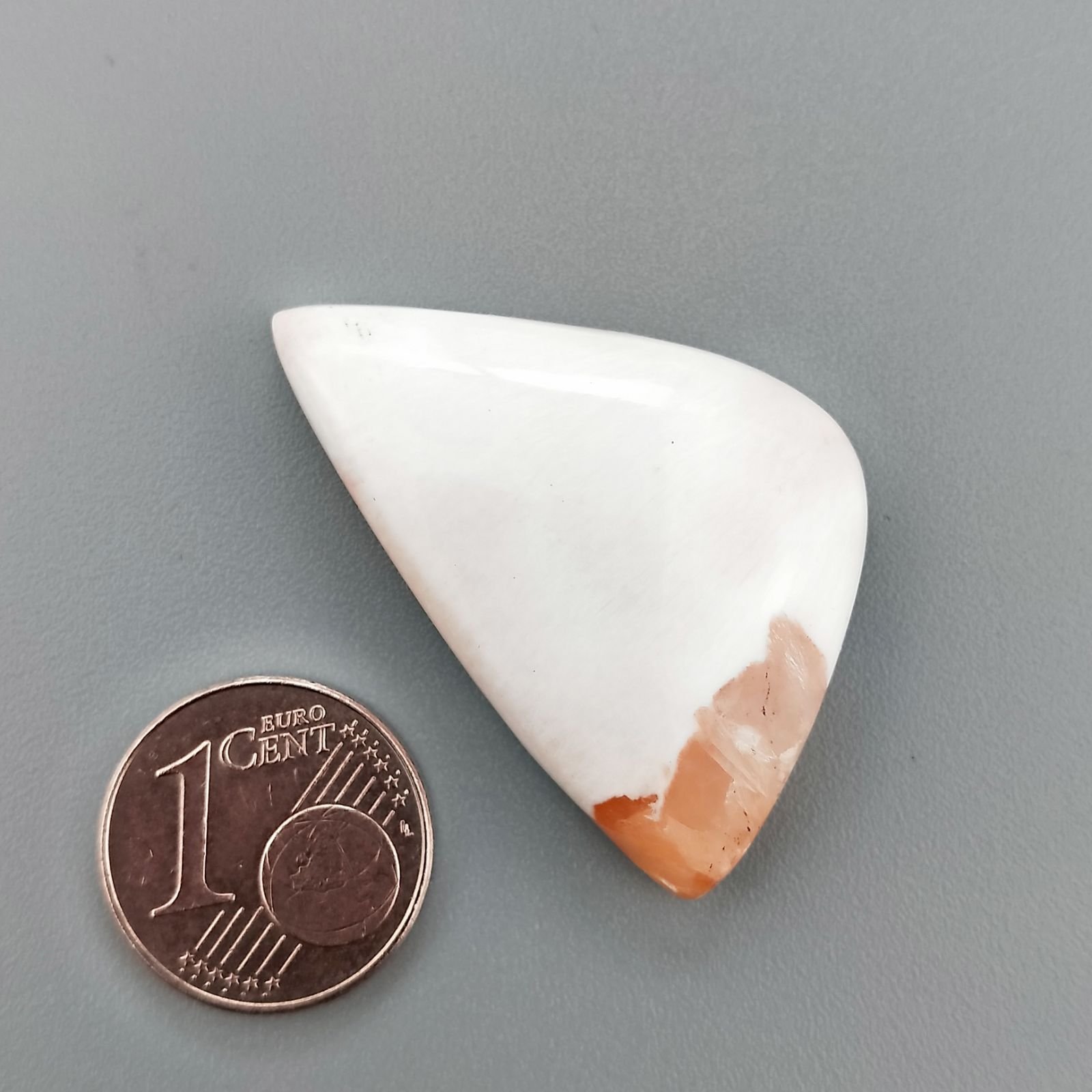 Scolecite Rosa Naturale Forma Fantasia Piatto Cabochon Liscio Fatto a Mano 34X21mm 5,17gm 1pz
