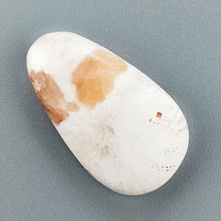 Scolecite Rosa Naturale Forma Goccia Piatto Cabochon Liscio Fatto a Mano 23X13mm 1,84gm 1pz