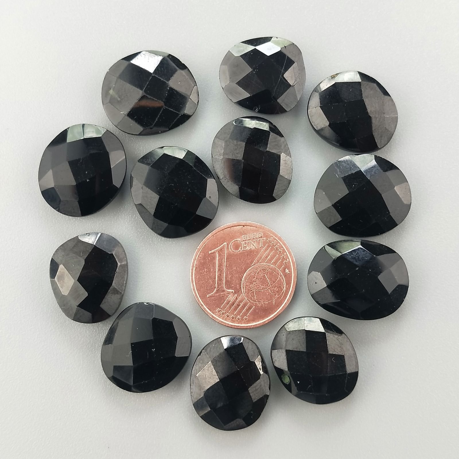 Onice Nera Briolette Forma Irregolare Sfaccettato Fatto a Mano 12-16mm 1pz