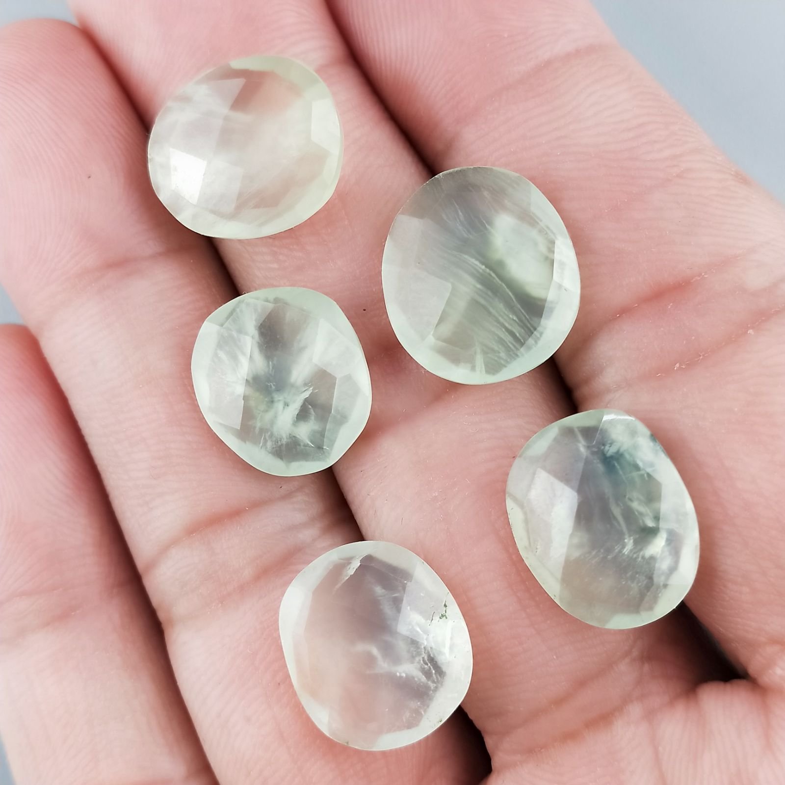 Prehnite Briolette Forma Irregolare Sfaccettato Fatto a Mano 12-16mm 1pz