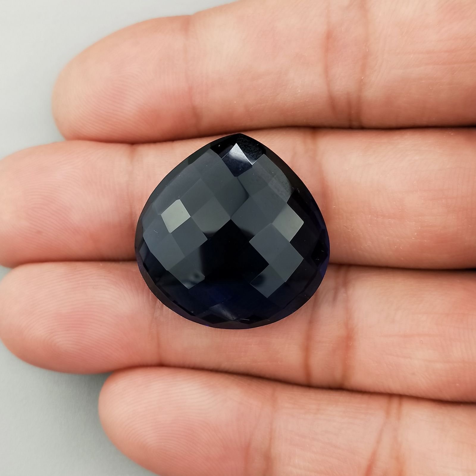 Cianite Idrotermale Briolette Forma Cuore Sfaccettato Fatto a Mano 25mm 32,50Carati 1pz