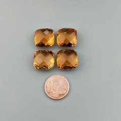 Topazio Giallo Idrotermale Briolette Forma Quadrato Sfaccettato Fatto a Mano 14mm 12,35 Carati 1pz Topazio Giallo Idrotermale Briolette Forma Quadrato Sfaccettato Fatto a Mano 14mm 12,35 Carati 1pz