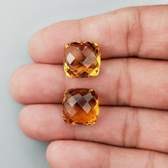 Topazio Giallo Idrotermale Briolette Forma Quadrato Sfaccettato Fatto a Mano 14mm 12,35 Carati 1pz Topazio Giallo Idrotermale Briolette Forma Quadrato Sfaccettato Fatto a Mano 14mm 12,35 Carati 1pz