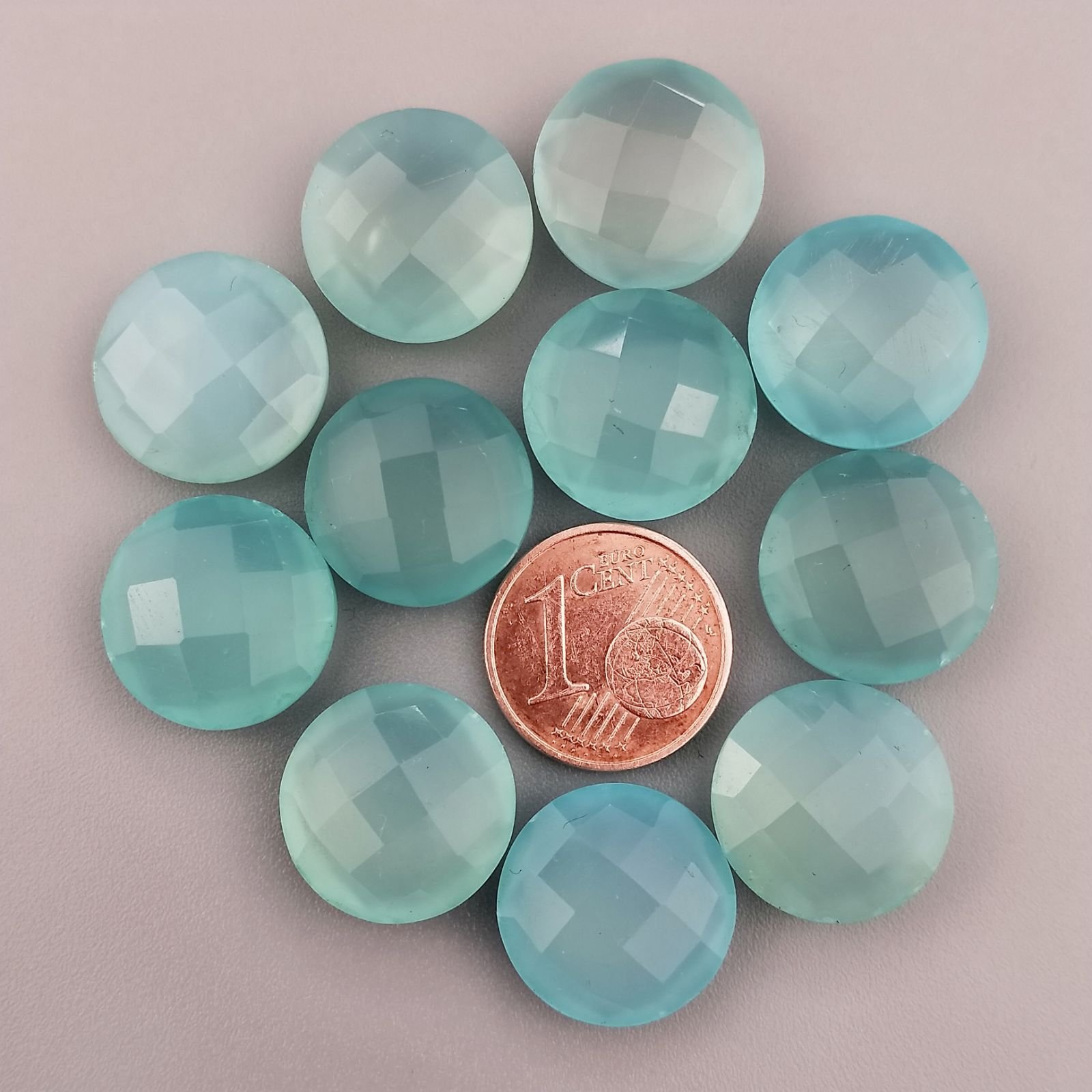 Calcedonia Aqua Verde Briolette Forma Tondo Sfaccettato Fatto a Mano 15-16mm 1pz