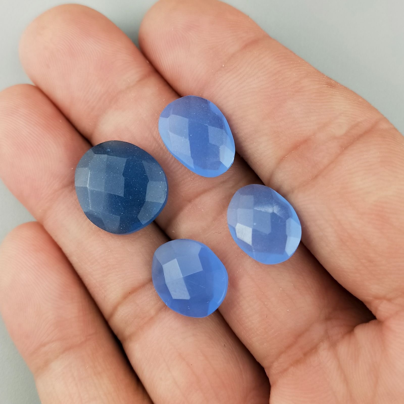 Calcedonia Blu Briolette Forma Irregolare Sfaccettato Fatto a Mano 12-16mm 1pz