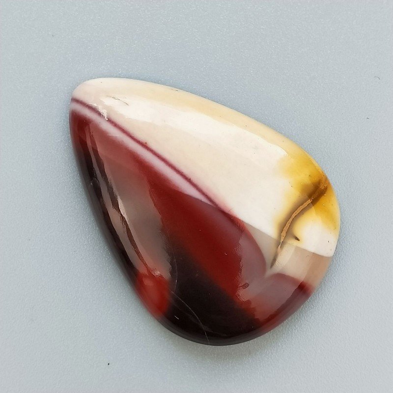 Mokaite Naturale Forma Goccia Piatto Cabochon Liscio Fatto a Mano 43X31X8mm 16,25gm 1pz