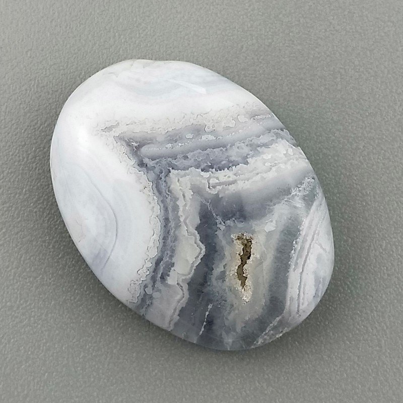 Calcedonio Striata Naturale Forma Ovale Piatto Cabochon Liscio Fatto a Mano 23X17X6mm 20,85 Carati 1pz