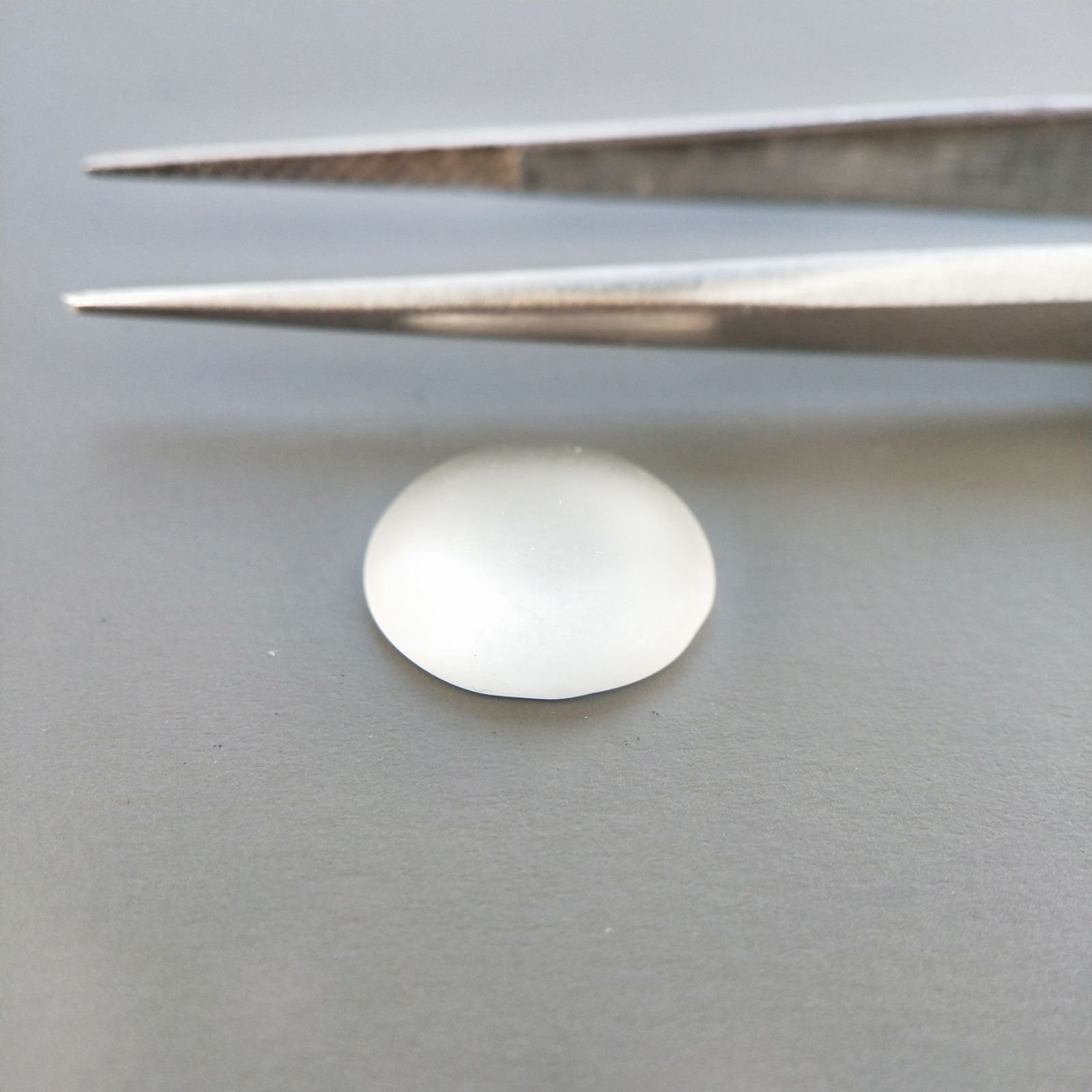Cristallo Di Rocca Naturale Forma Ovale Piatto Cabochon Satinato Fatto a Mano 12X10X4mm 3,65 Carati 1pz
