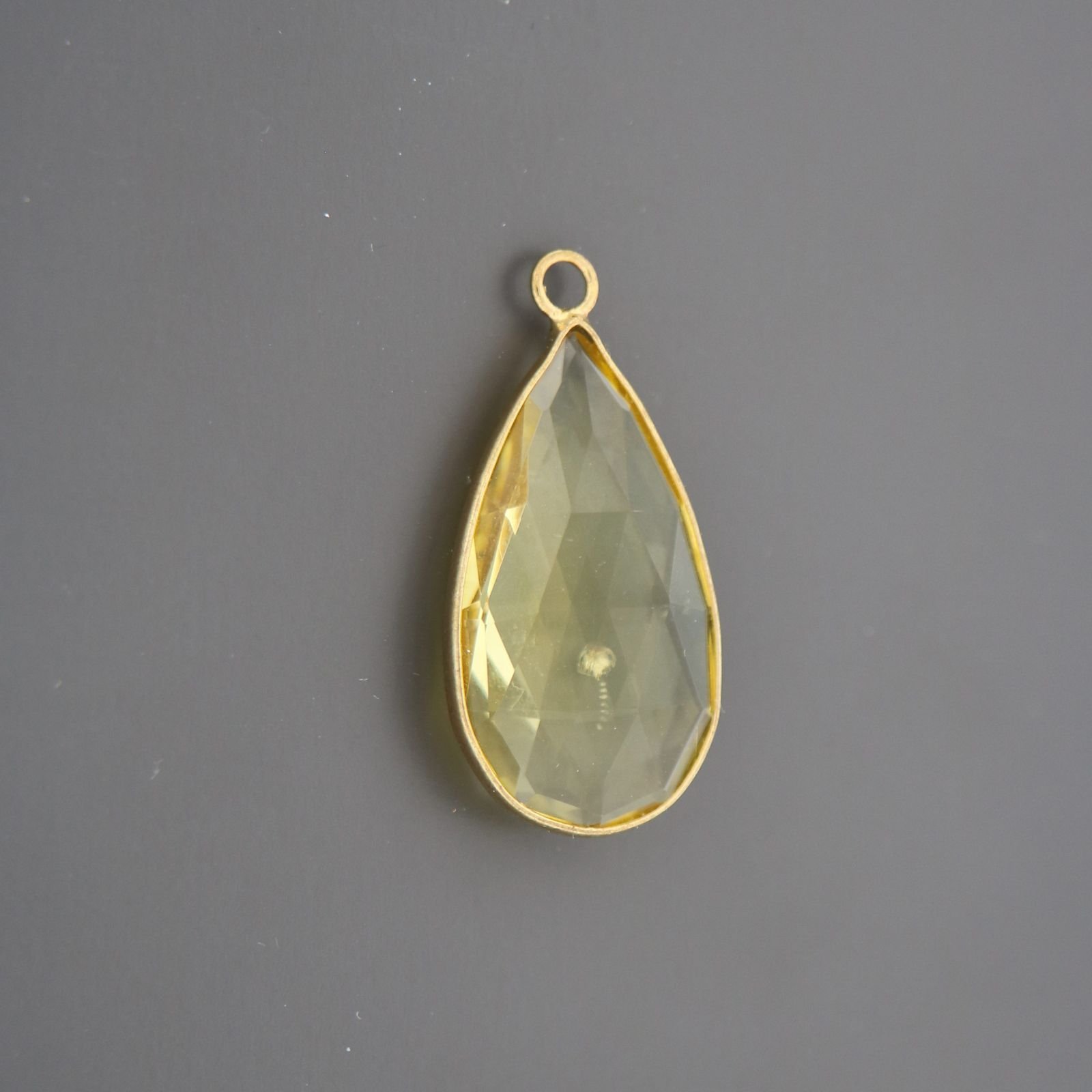 Cabochon Bordato Di Ottone Con Cristallo Giallo Goccia Anellino 17x32mm dorato 1 pz
