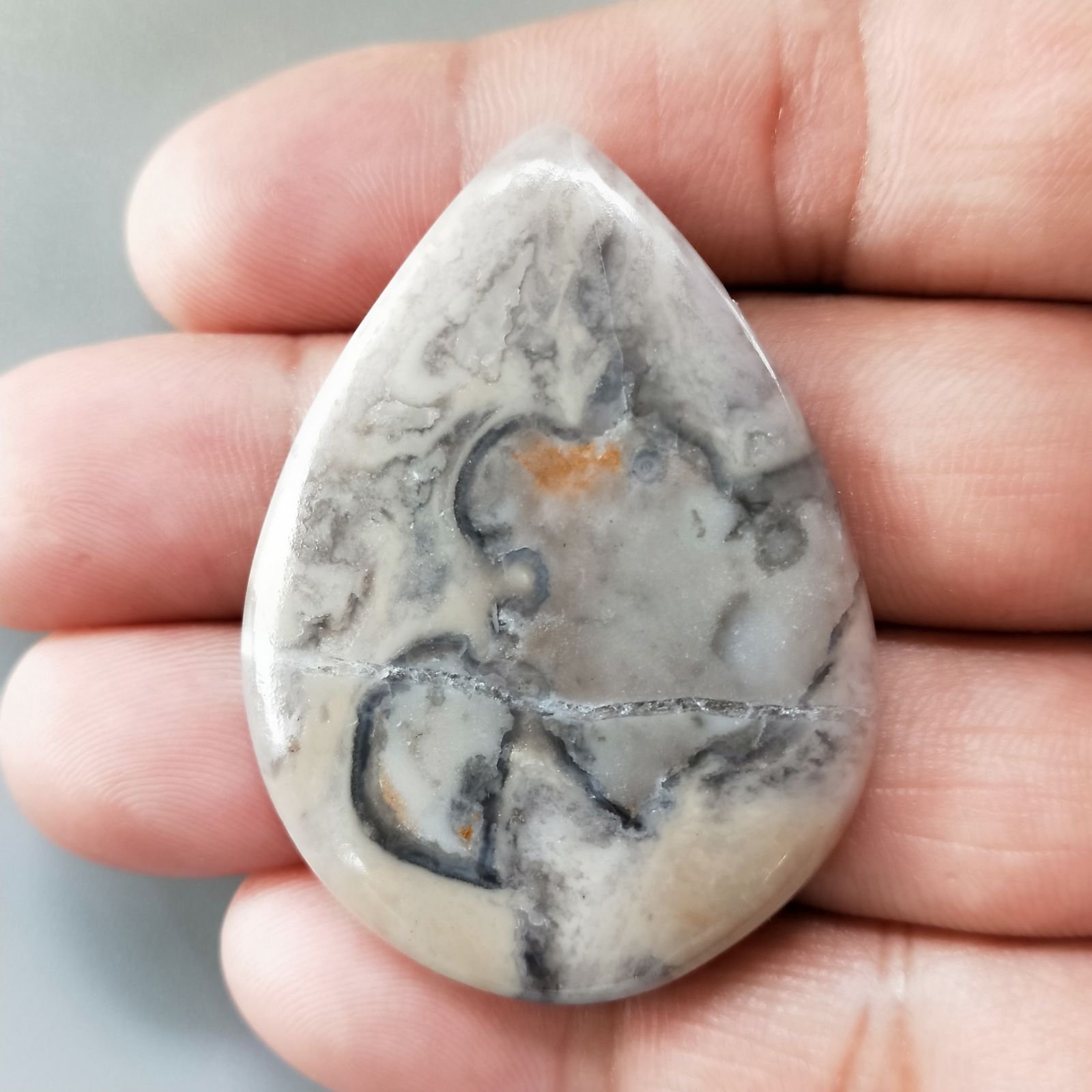 Diaspro Maligano Grigio Naturale Forma Goccia Piatto Cabochon Liscio Fatto a Mano 48X35X5mm 13,70gm 1pz