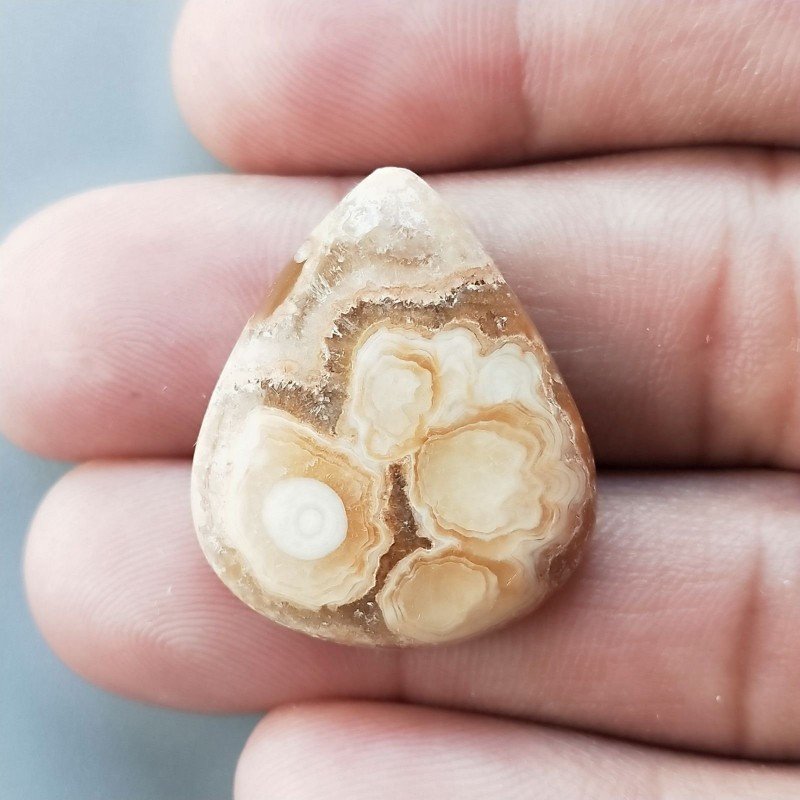 Kokoweef Cave Onyx Naturale Forma Goccia Piatto Cabochon Liscio Fatto a Mano 27x23mm 5,35gm 1pz