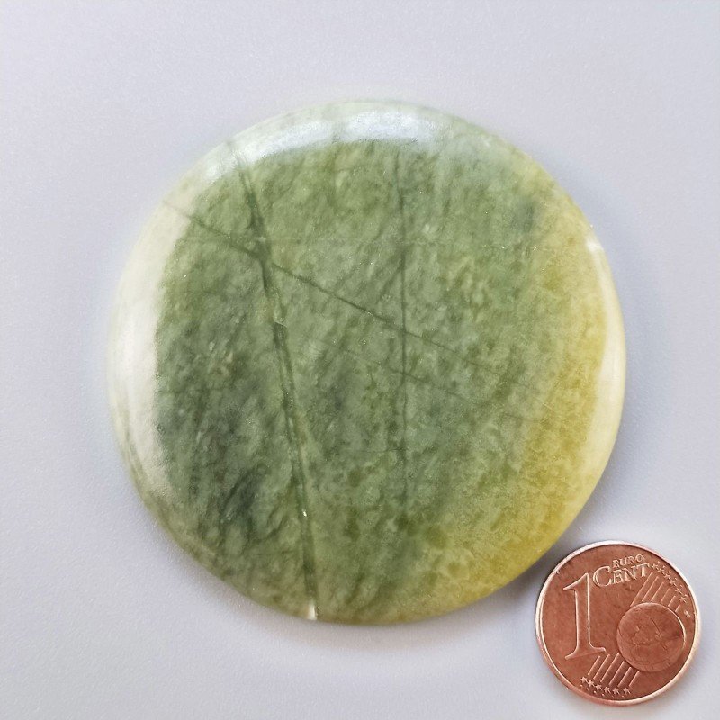 Cabochon di Giada Oliva Naturale Tondo, Piatto e Liscio, 54x6 mm, 30,10 g, Fatto a Mano