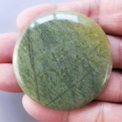 Cabochon di Giada Oliva Naturale Tondo, Piatto e Liscio, 49x6 mm, 23,57 g, Fatto a Mano