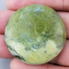 Cabochon di Giada Oliva Naturale Tondo, Piatto e Liscio, 38x7 mm, 17,10 g, Fatto a Mano