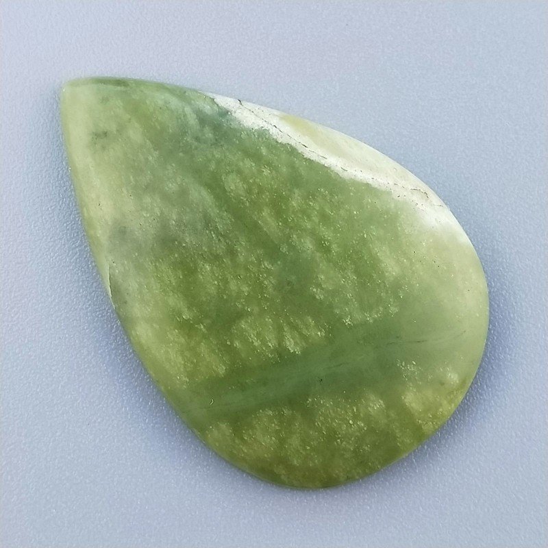 Giada Oliva Naturale Forma Goccia Piatto Cabochon Liscio Fatto a Mano 39X26X5mm 7,80gm 1pz