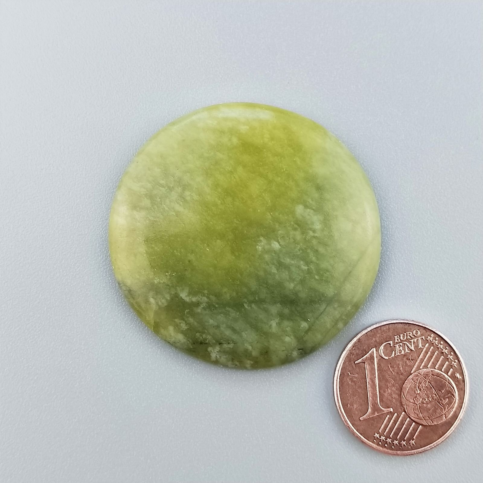 Giada Oliva Naturale Forma Tondo Piatto Cabochon Liscio Fatto a Mano 32X4mm 7,35gm 1pz