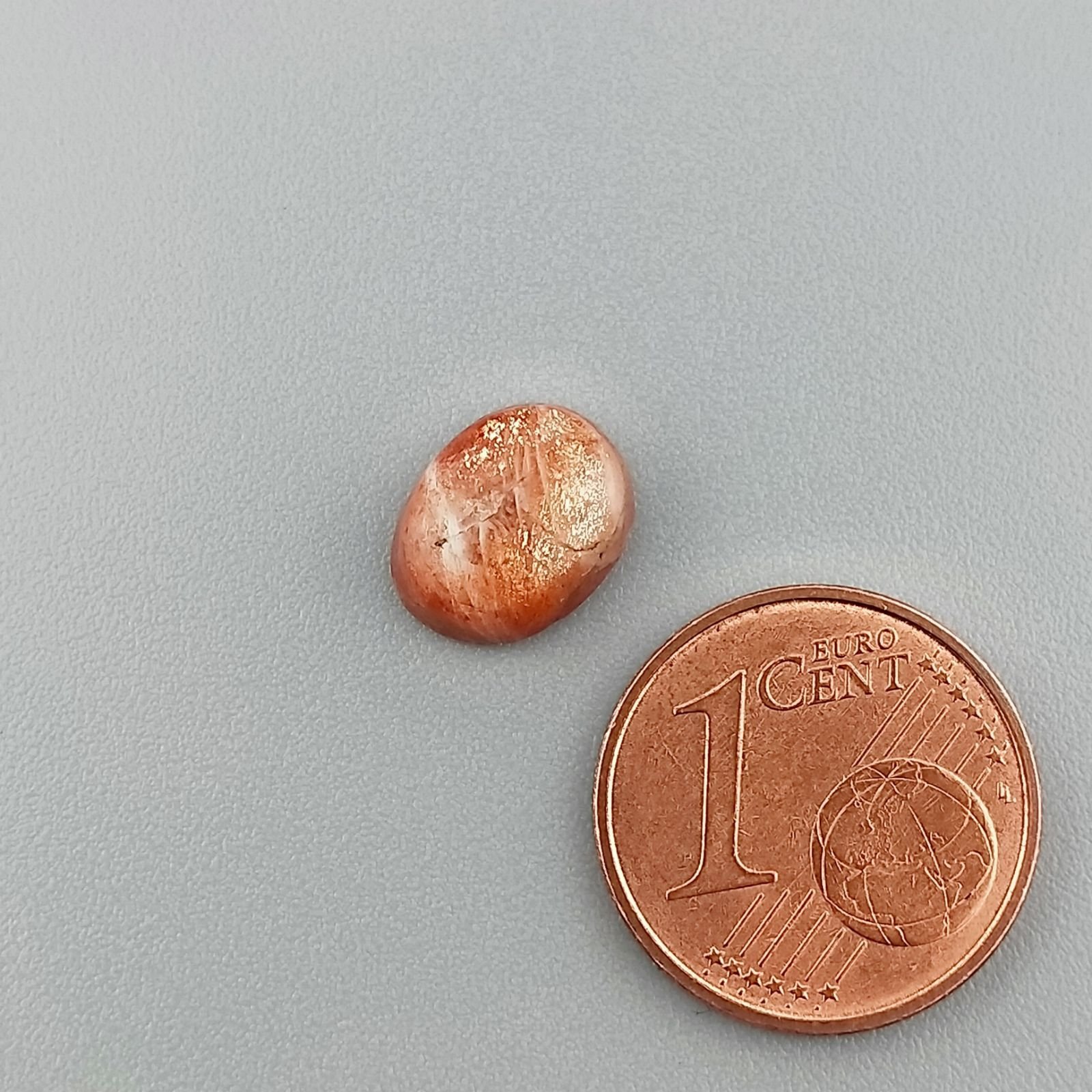 Pietra Di Sole 'Eliolite' Naturale Forma Ovale Piatto Cabochon Liscio Fatto a Mano 9X7X4mm 1,90 Carati 1pz